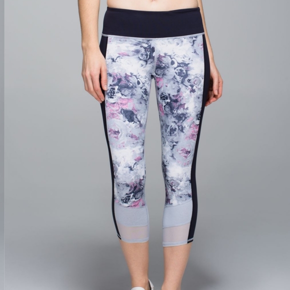 Lululemon If You're Lucky Crop - Picture 2 of 9